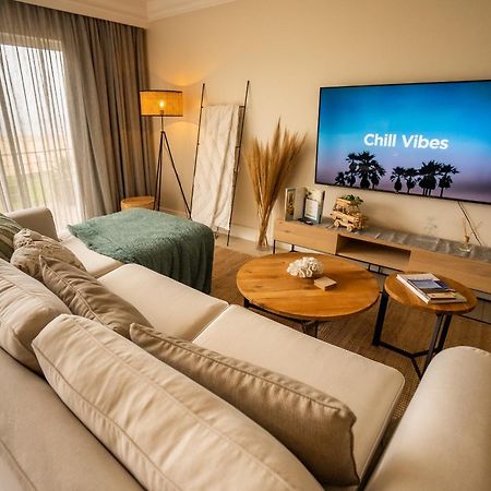 Deja Blue Beachfront Villa, Newly Renovated Langstrand المظهر الخارجي الصورة